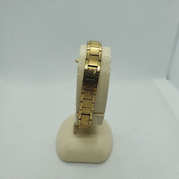 Elgin Gold Colored Watch - Picture 3 of 11